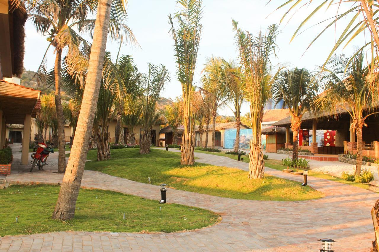 Eagles Beach Resort ฟานเที้ยต ภายนอก รูปภาพ